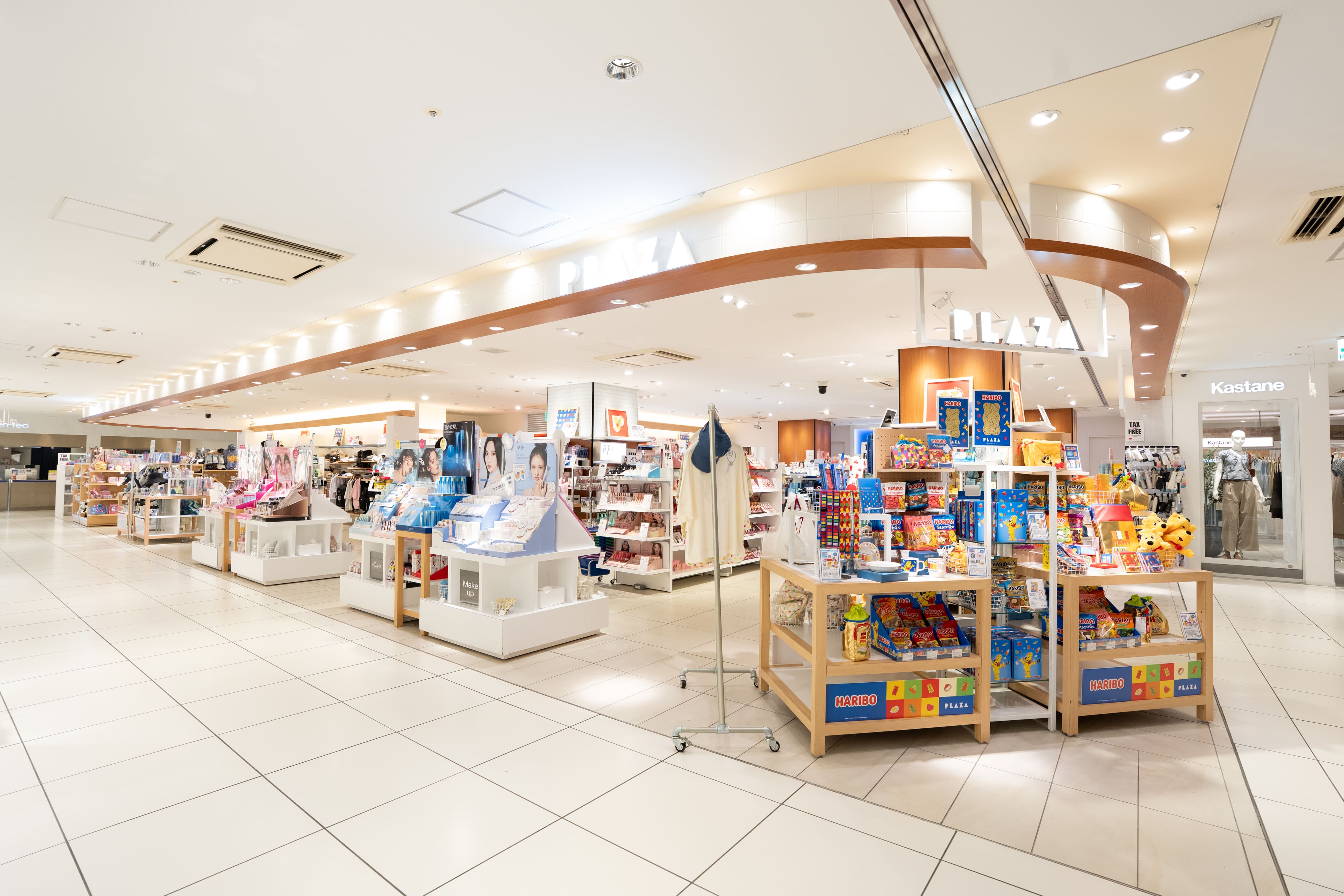 福岡天神 SOLARIA PLAZA 4F PLAZA 超人氣日本話題美妝與角色聯名周邊