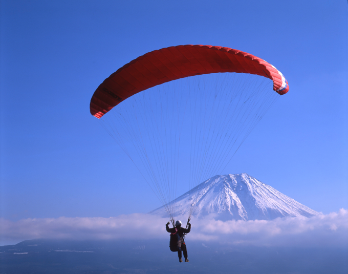 朝霧高原滑翔傘體驗俯瞰富士山